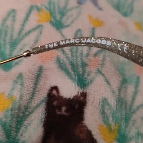 🎊Marc Jacobs Round Heart SunglassesMARC JACOBS
